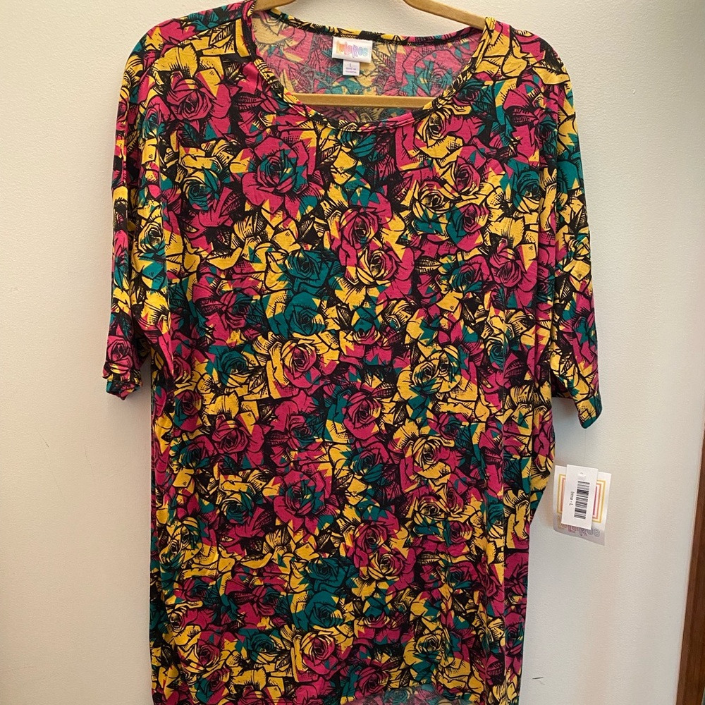 🍁LuLaRoe NWT Irma (L)